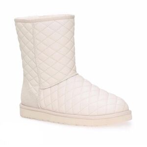 UGG Classic Quilted Boots Shearling Women’s Size 7